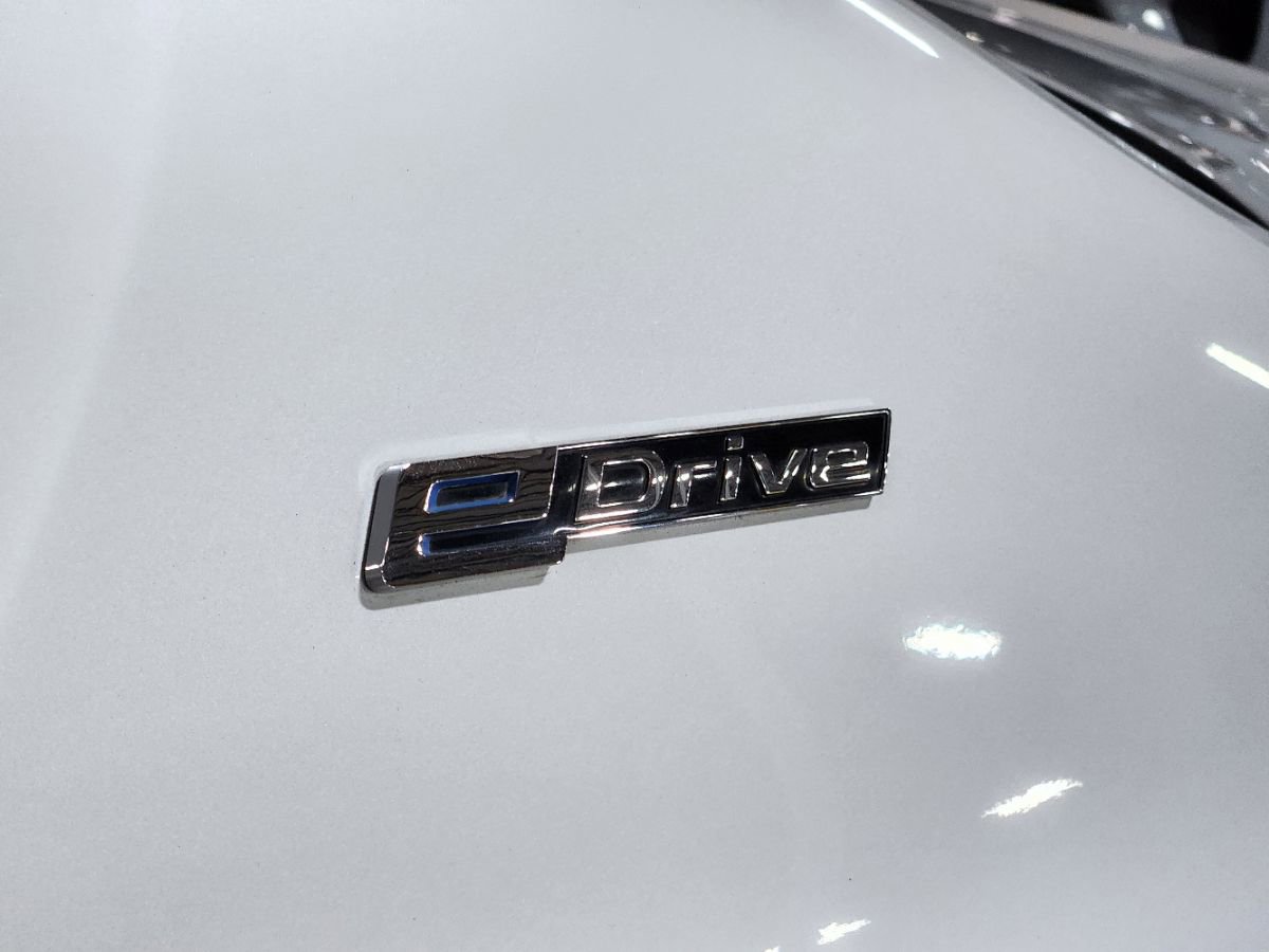 Used 2018 BMW 530e RWD image 23