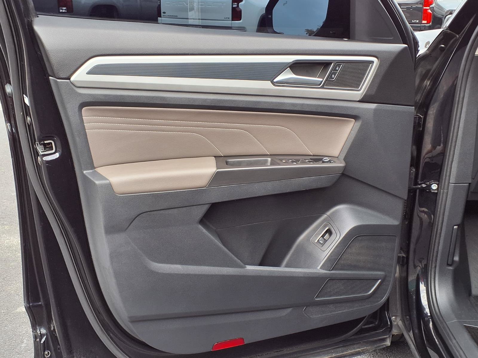 Used 2023 Volkswagen Atlas SEL R-Line image 16