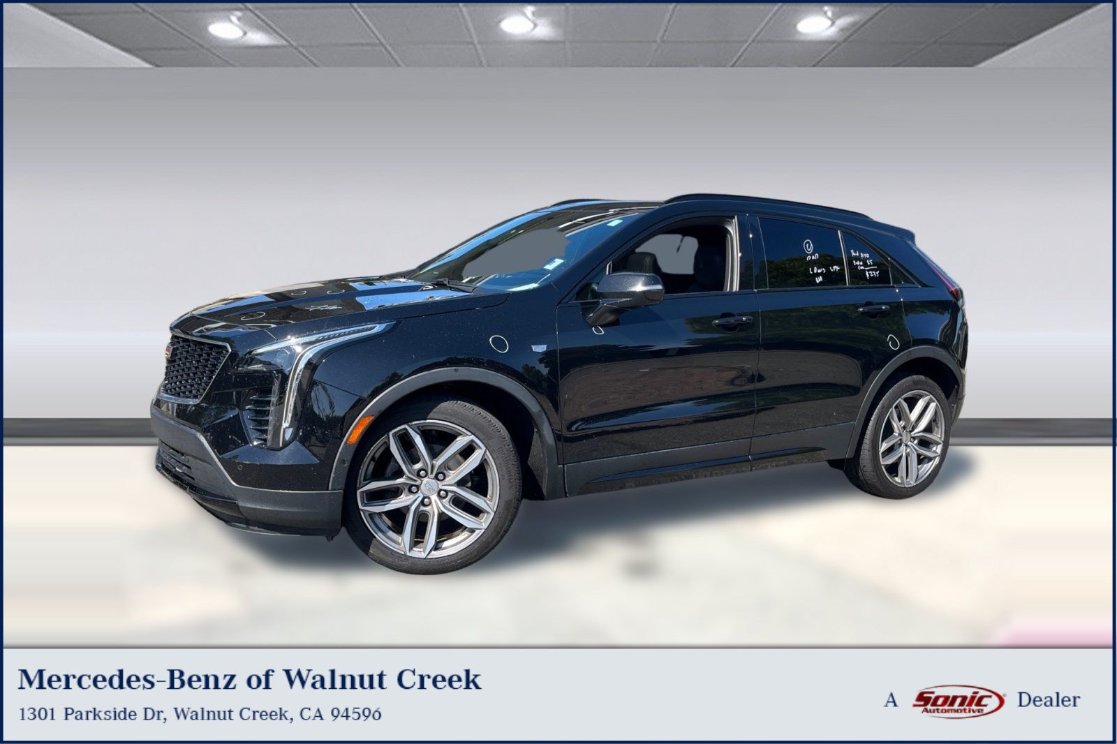 Used 2019 Cadillac XT4 Sport FWD image 1