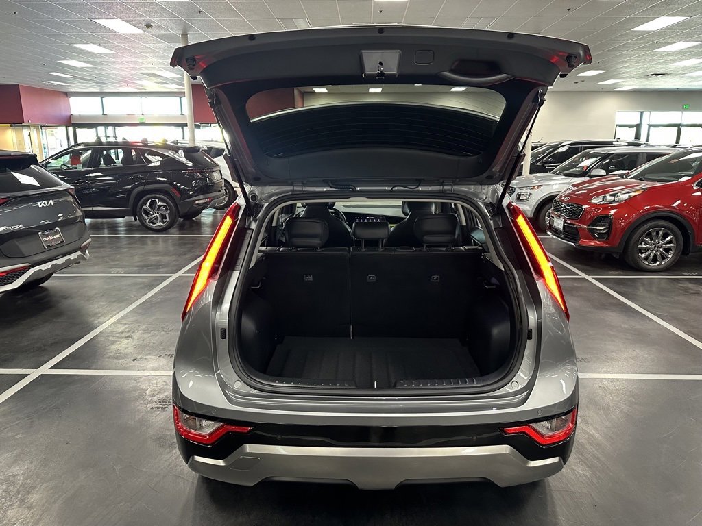 Used 2023 Kia Niro EX Touring image 27