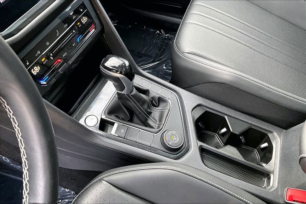 Used 2023 Volkswagen Tiguan SE w/ Panoramic Sunroof Package AWD/4WD image 18