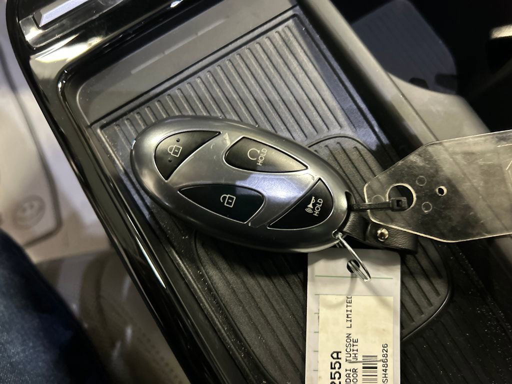 Used 2025 Hyundai Tucson Limited image 20