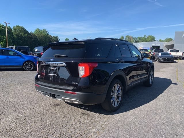 Used 2023 Ford Explorer XLT w/ Equipment Group 202A AWD/4WD image 9