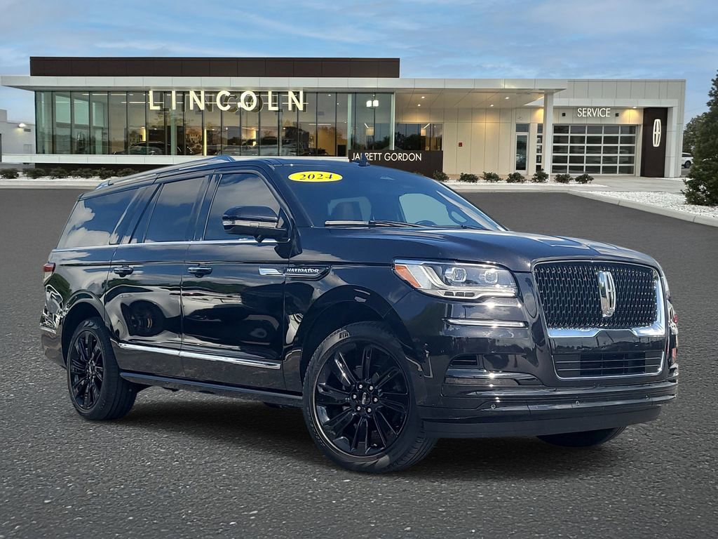Certified 2024 Lincoln Navigator L Reserve AWD/4WD image 1
