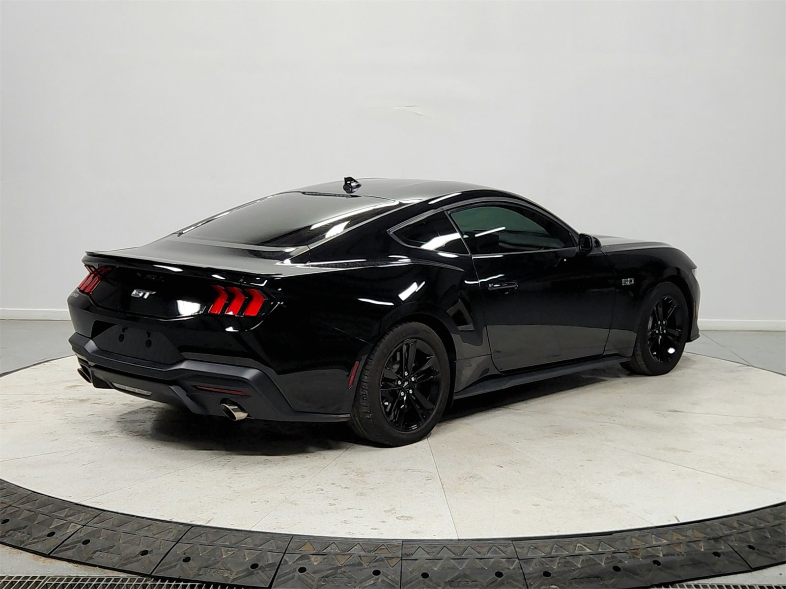 Used 2024 Ford Mustang GT image 7