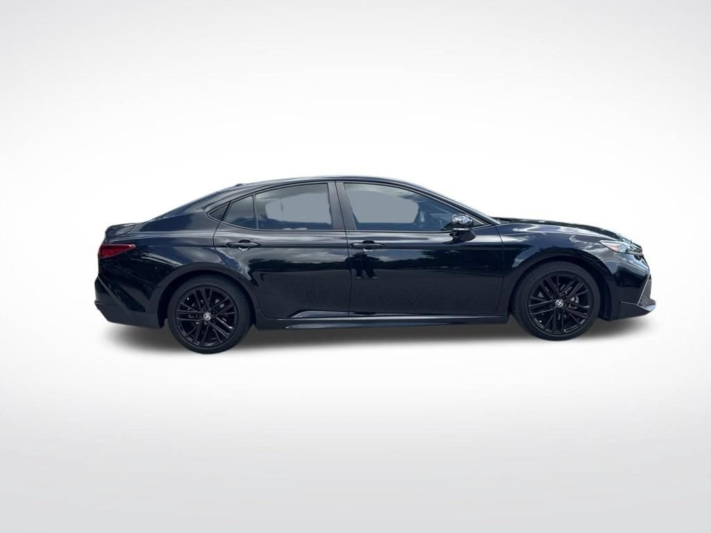 Used 2025 Toyota Camry SE w/ Convenience Package FWD image 4