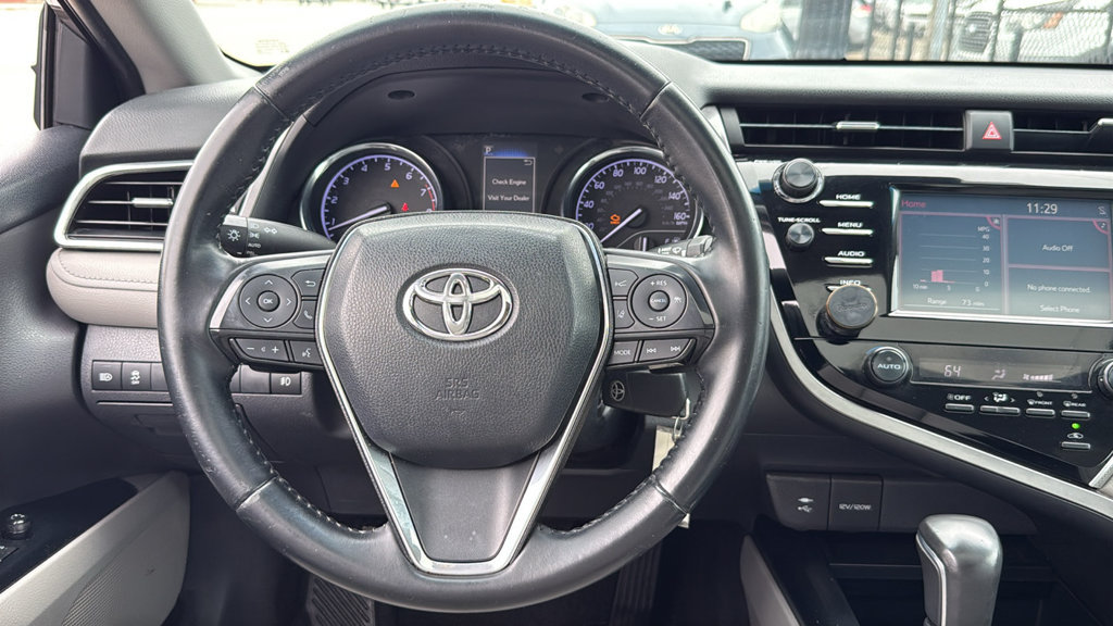Used 2018 Toyota Camry SE w/ Moonroof Package FWD image 29
