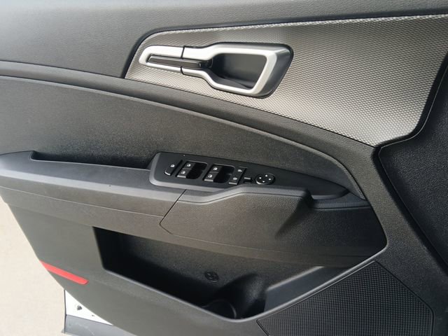 Used 2024 Kia Sportage LX image 19