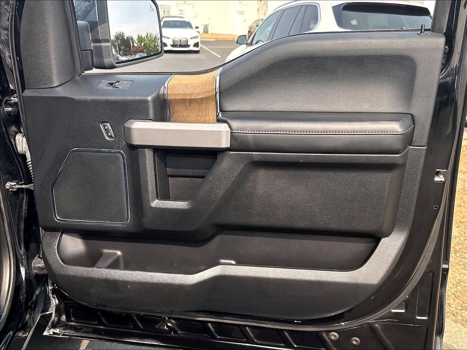 Used 2018 Ford F150 Platinum w/ Equipment Group 701A Luxury AWD/4WD image 27