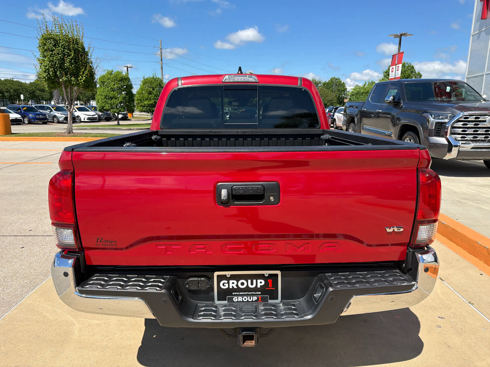 Used 2020 Toyota Tacoma SR5 RWD image 14
