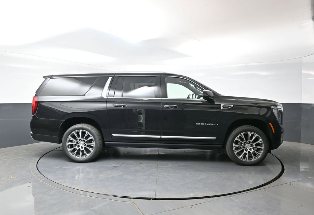 New 2026 GMC Yukon XL Denali w/ Sun & Power Step Package AWD/4WD image 2