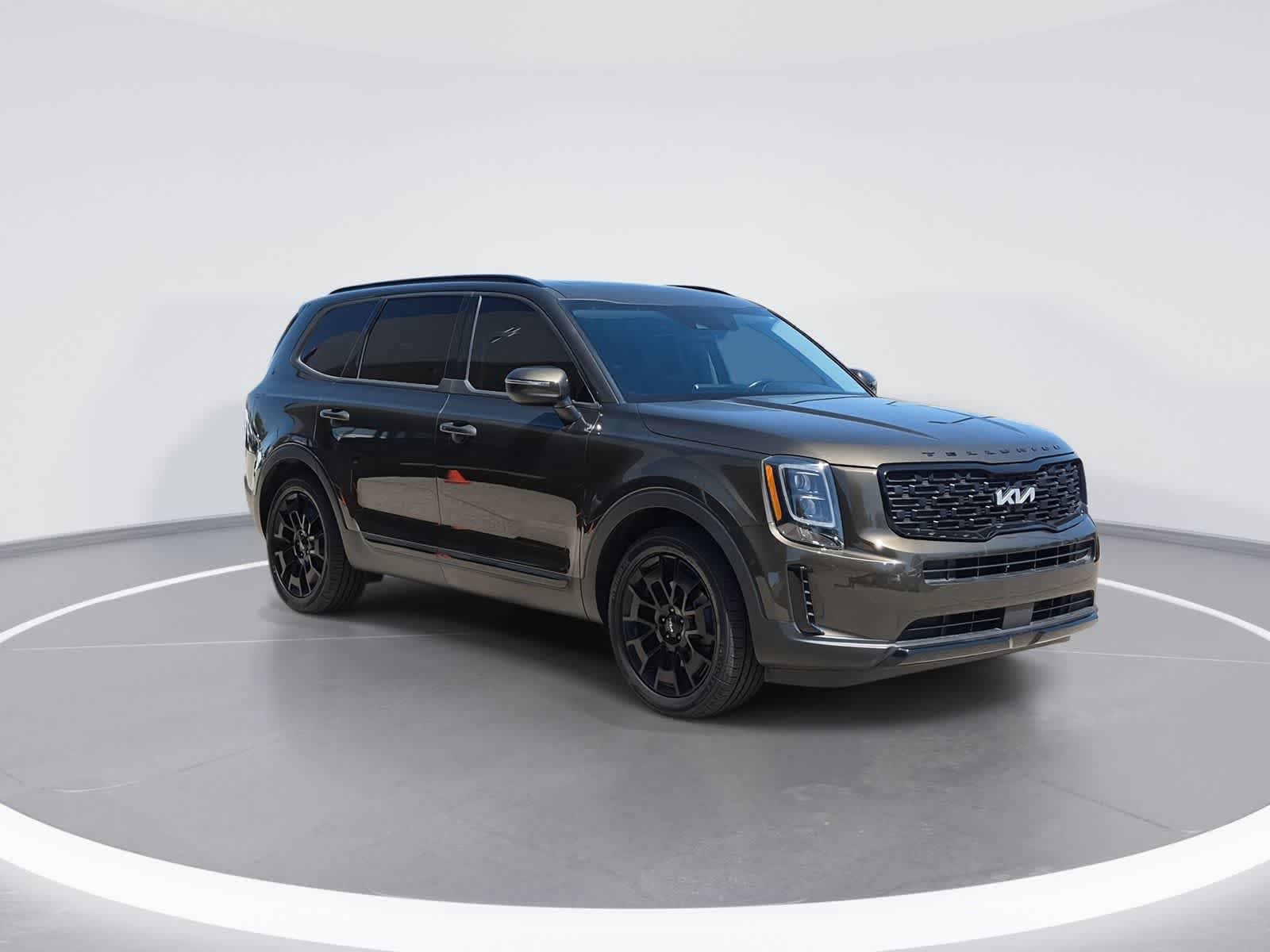 Used 2022 Kia Telluride EX w/ EX Premium Package AWD/4WD image 2