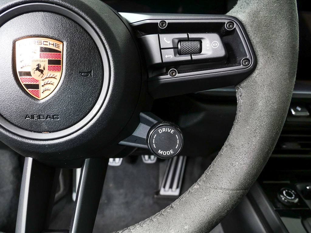 Certified 2025 Porsche 911 Carrera RWD image 11