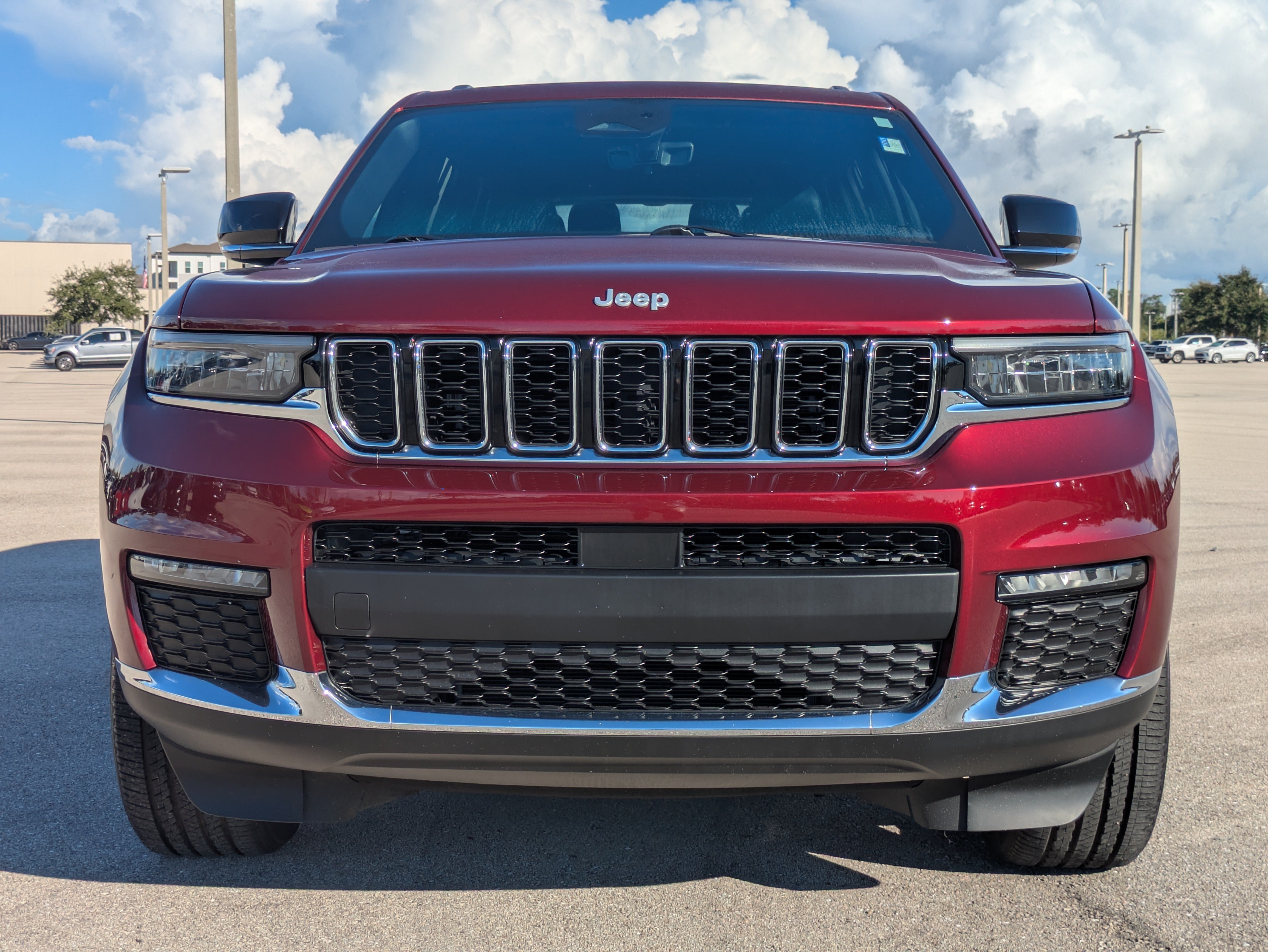 Used 2025 Jeep Grand Cherokee L Limited w/ Trailer Tow Package AWD/4WD image 9