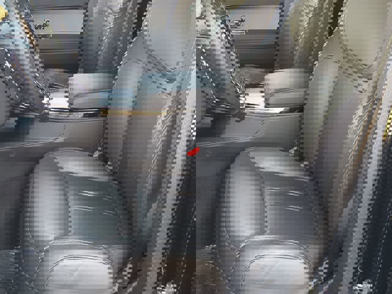 Certified 2025 Land Rover Range Rover Sport SE image 17