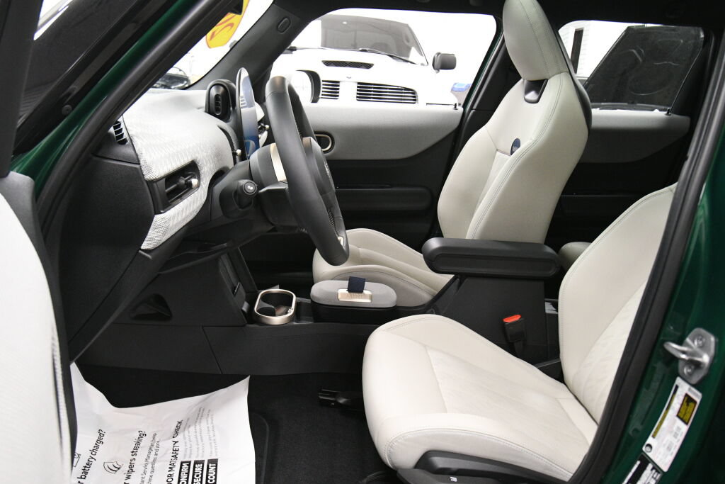 Used 2025 MINI Cooper S FWD image 10