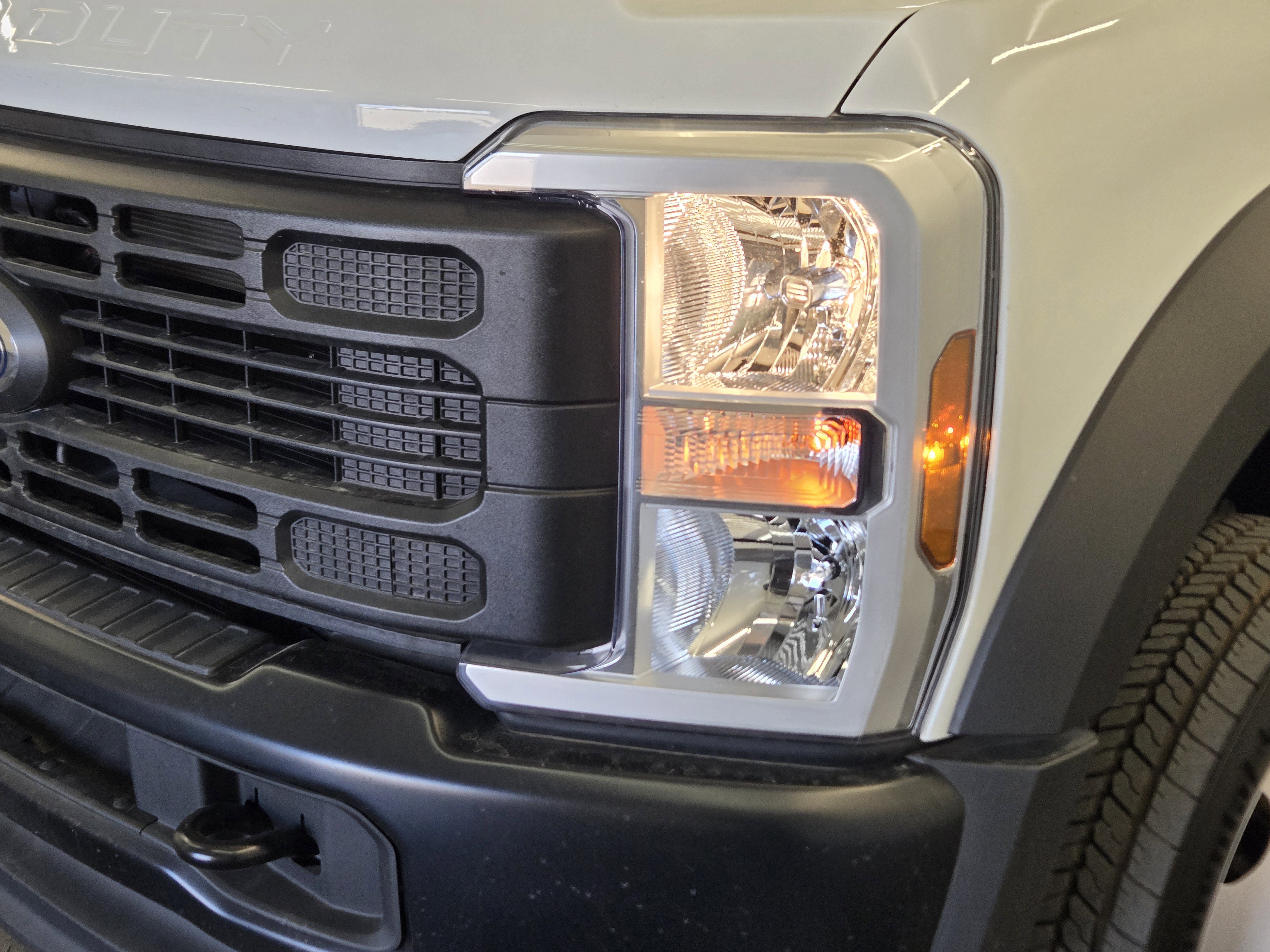 Used 2024 Ford F550 4x4 SuperCab Super Duty image 8