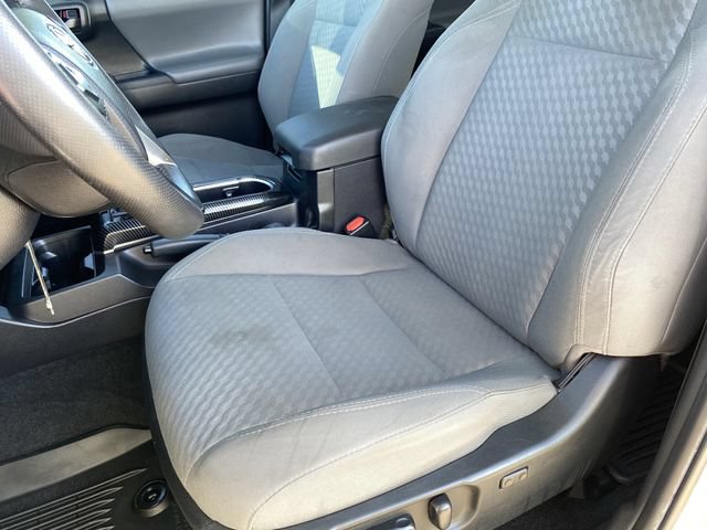 Used 2022 Toyota Tacoma SR5 RWD image 17