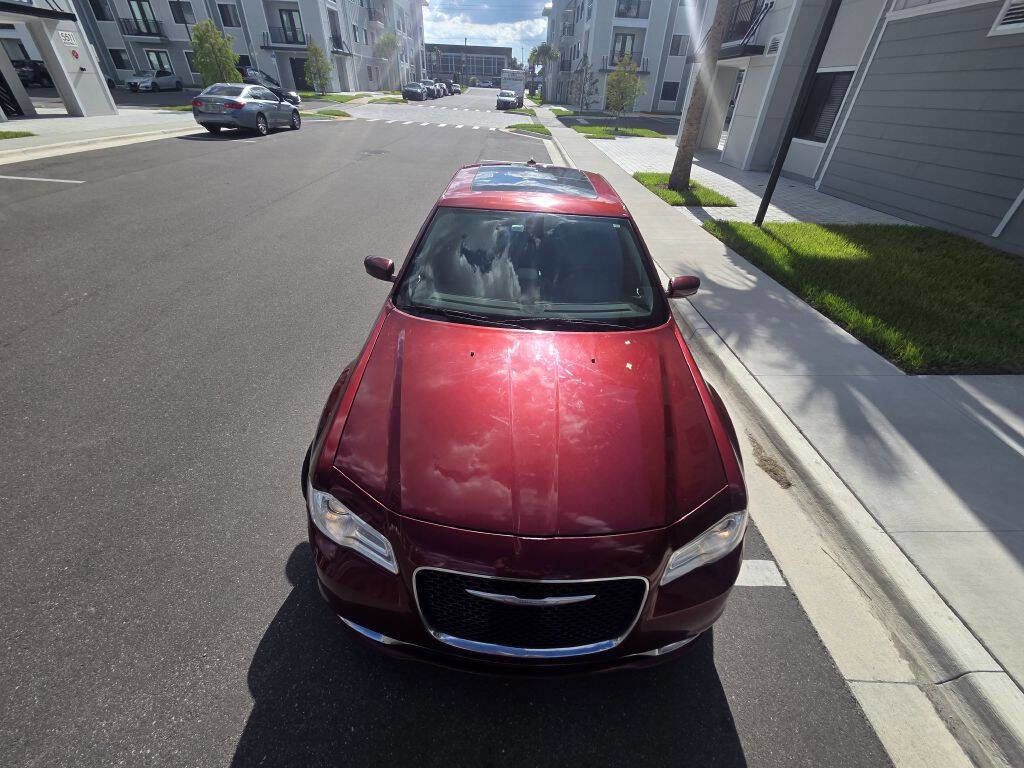 Used 2016 Chrysler 300 Limited RWD image 3