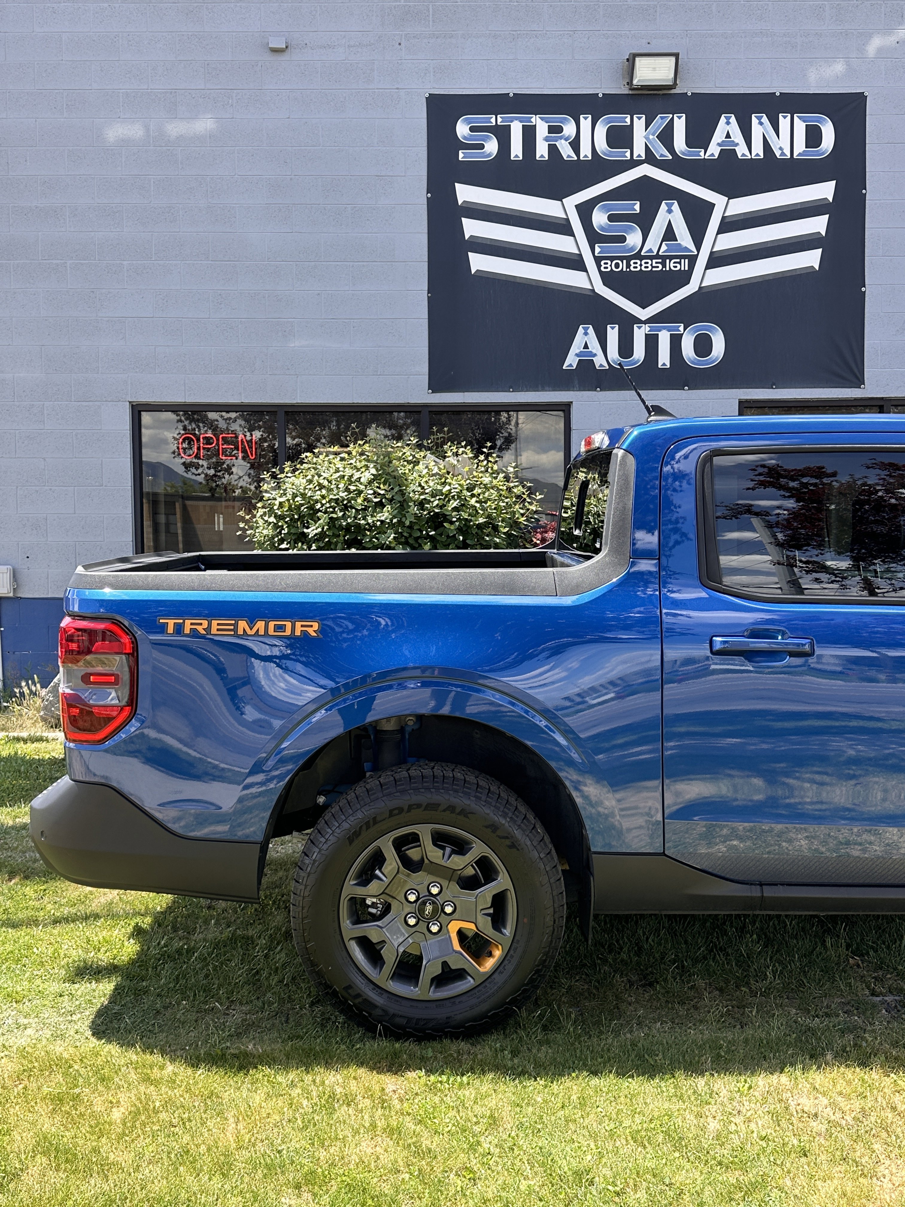 Used 2024 Ford Maverick Tremor w/ Tremor Off-Road Package AWD/4WD image 6