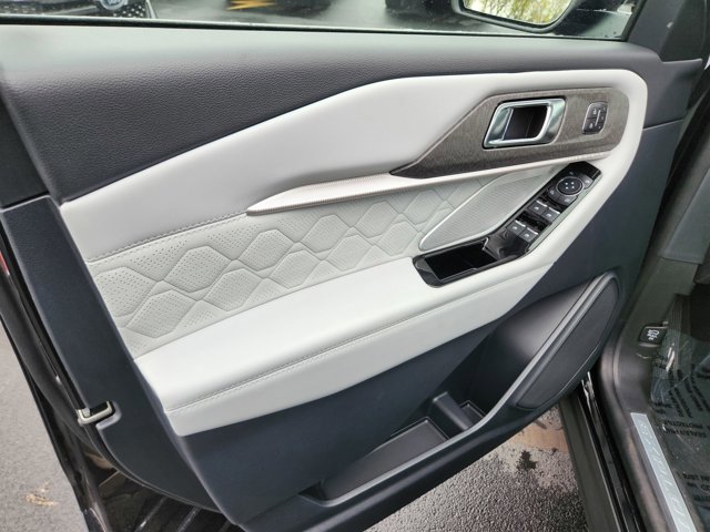 New 2026 Ford Explorer Platinum image 28