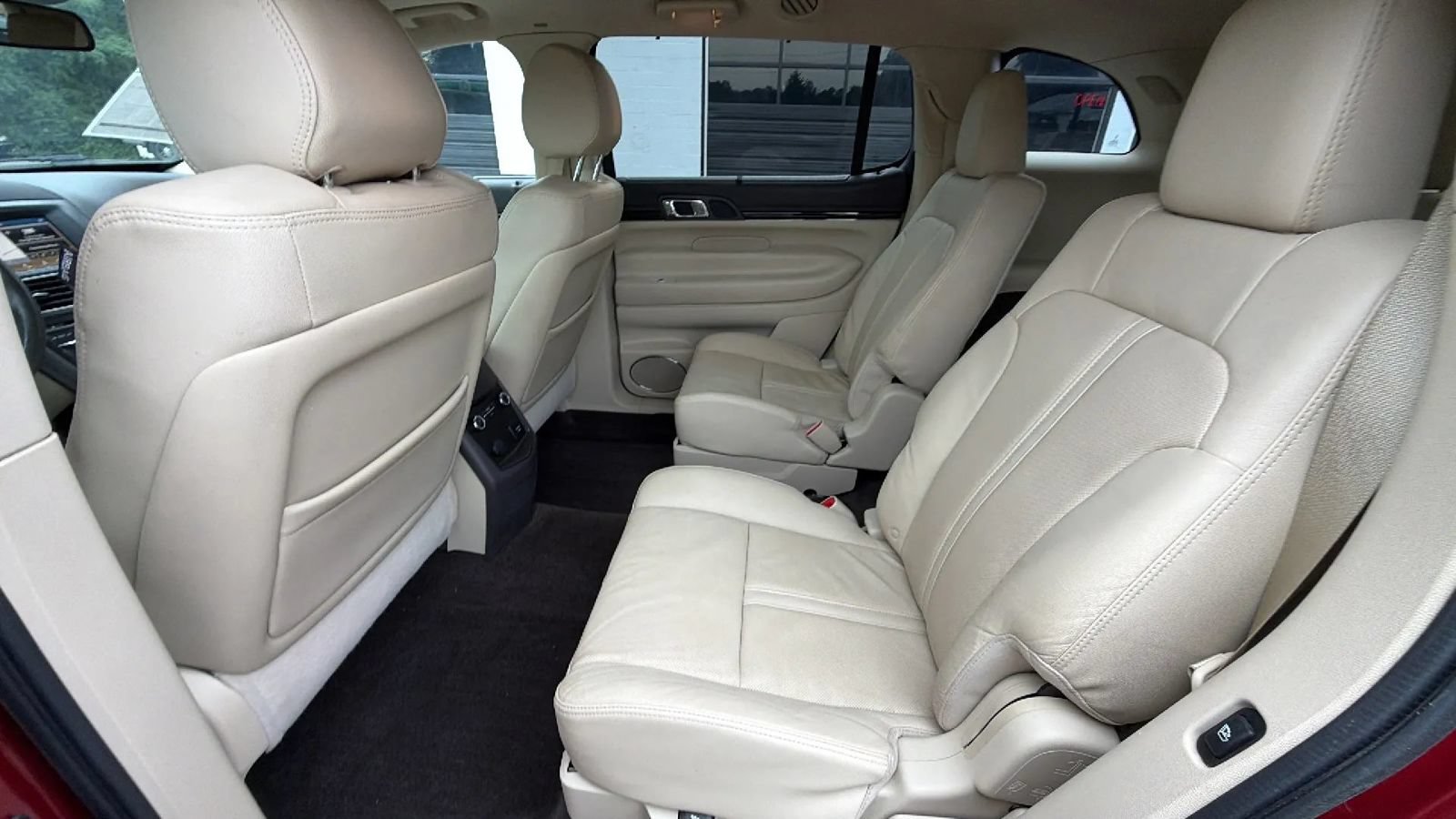 Used 2019 Lincoln MKT AWD image 53
