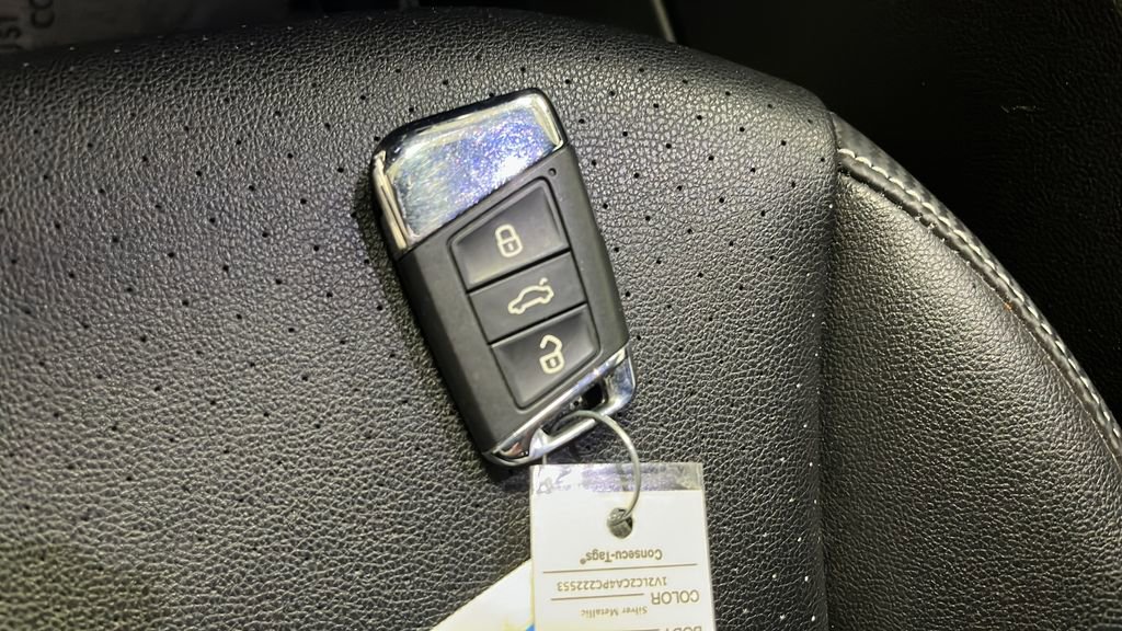 Used 2023 Volkswagen Atlas Cross Sport SE image 34