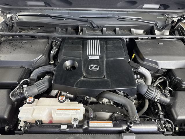 Used 2024 Lexus LX 600 4WD w/ Luxury Package image 29