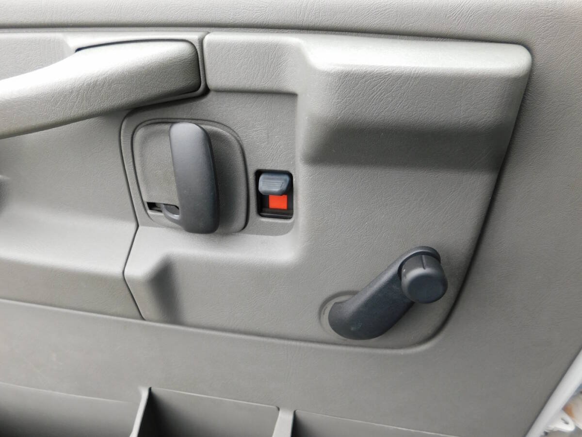 Used 2005 Chevrolet Express 3500 RWD image 15