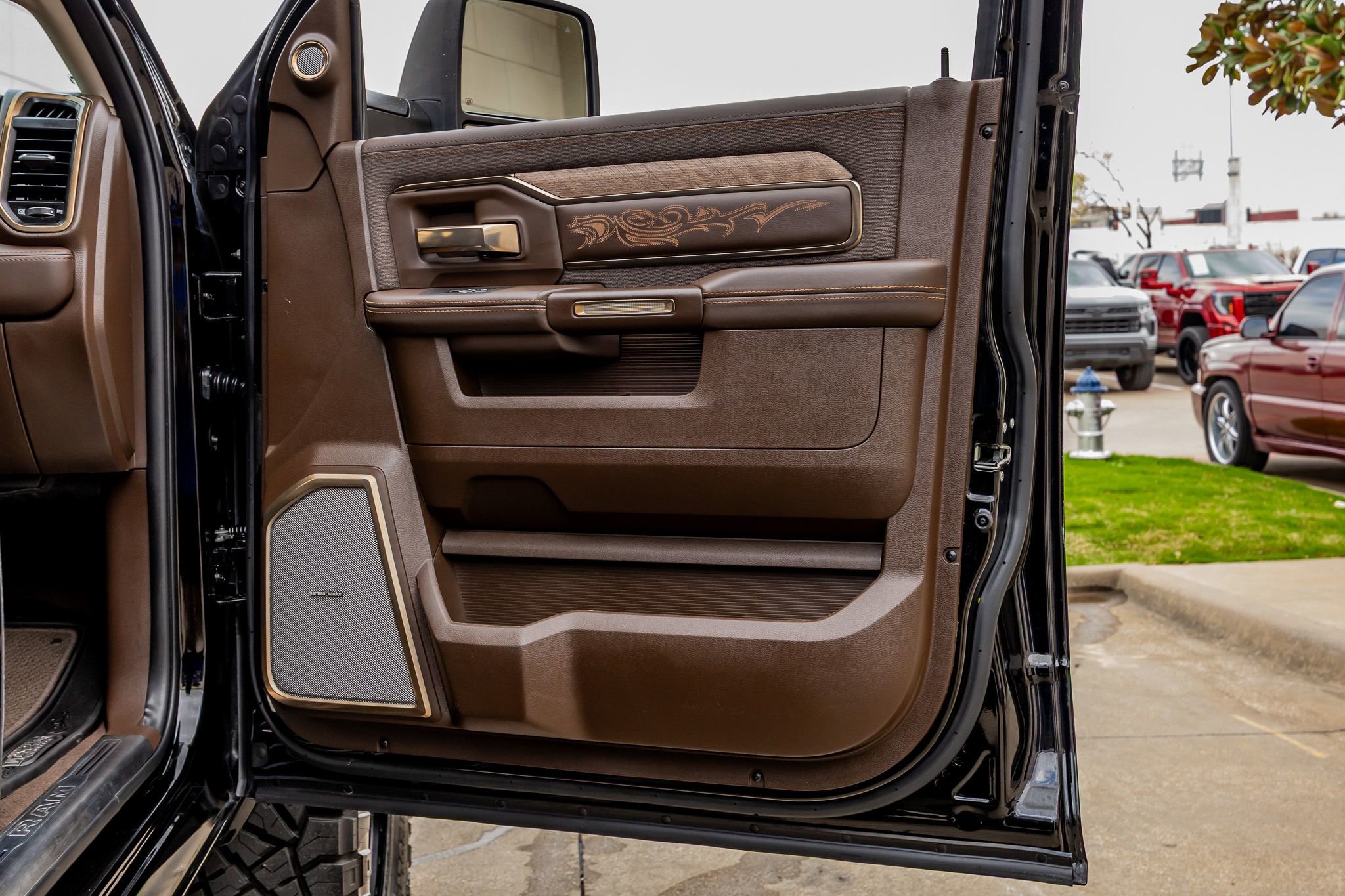 Used 2025 RAM 2500 Limited image 37