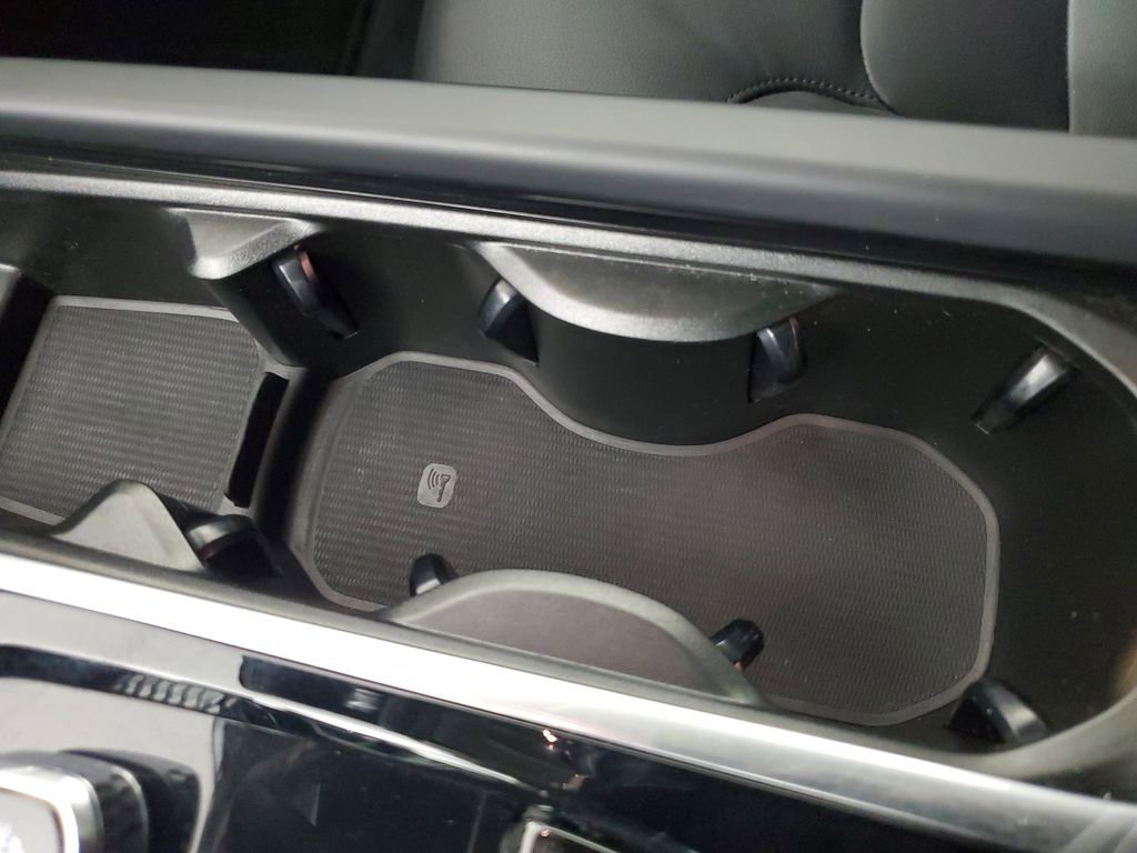 Certified 2025 Volvo XC90 B5 Core AWD/4WD image 32
