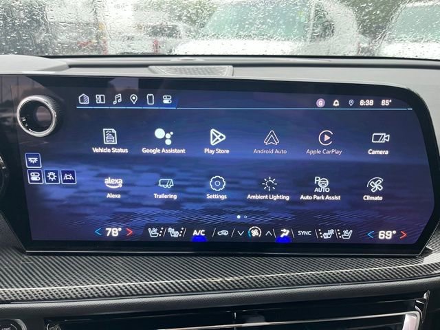 Used 2024 Chevrolet Traverse RS image 35