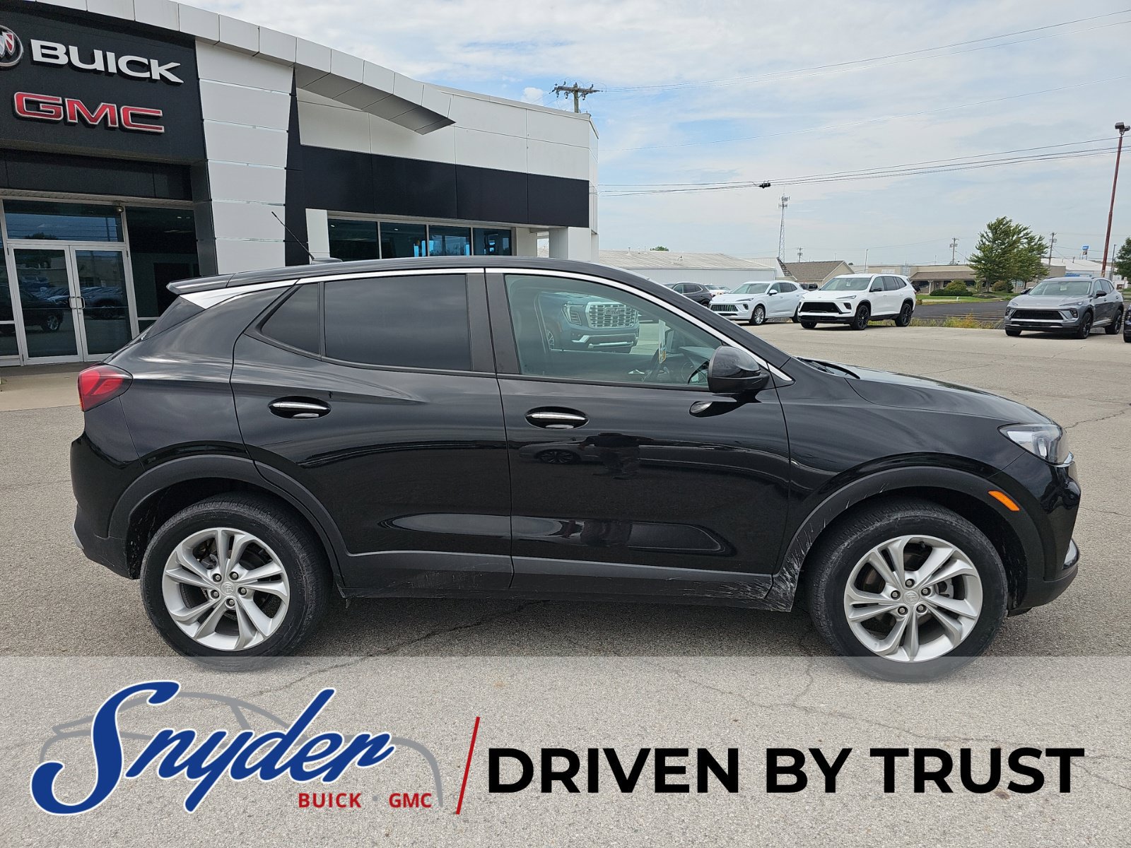 Used 2023 Buick Encore GX Preferred w/ Cold Weather Comfort Package AWD/4WD image 32