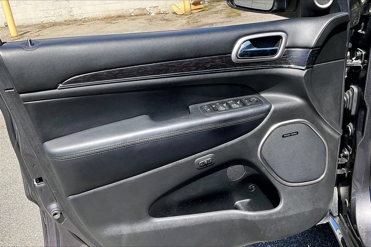 Certified 2017 Jeep Grand Cherokee Summit RWD image 28