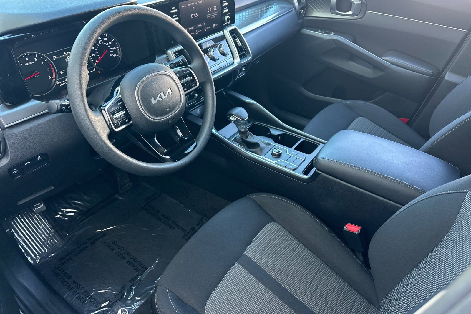 Used 2023 Kia Sorento LX image 10