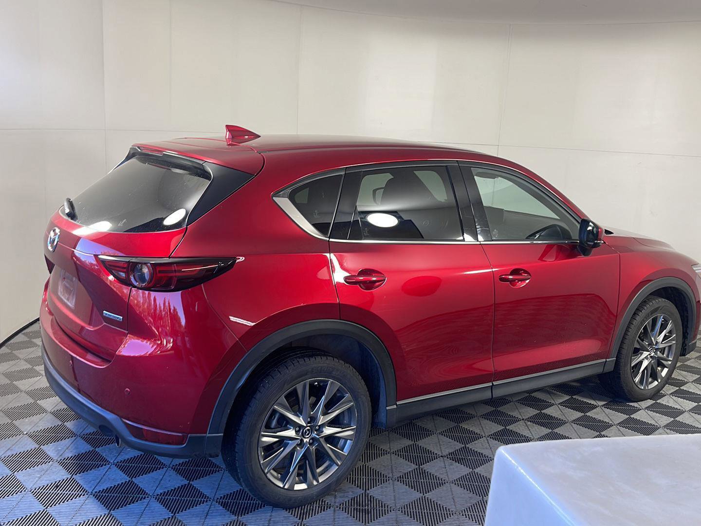 Used 2020 MAZDA CX-5 Signature image 6
