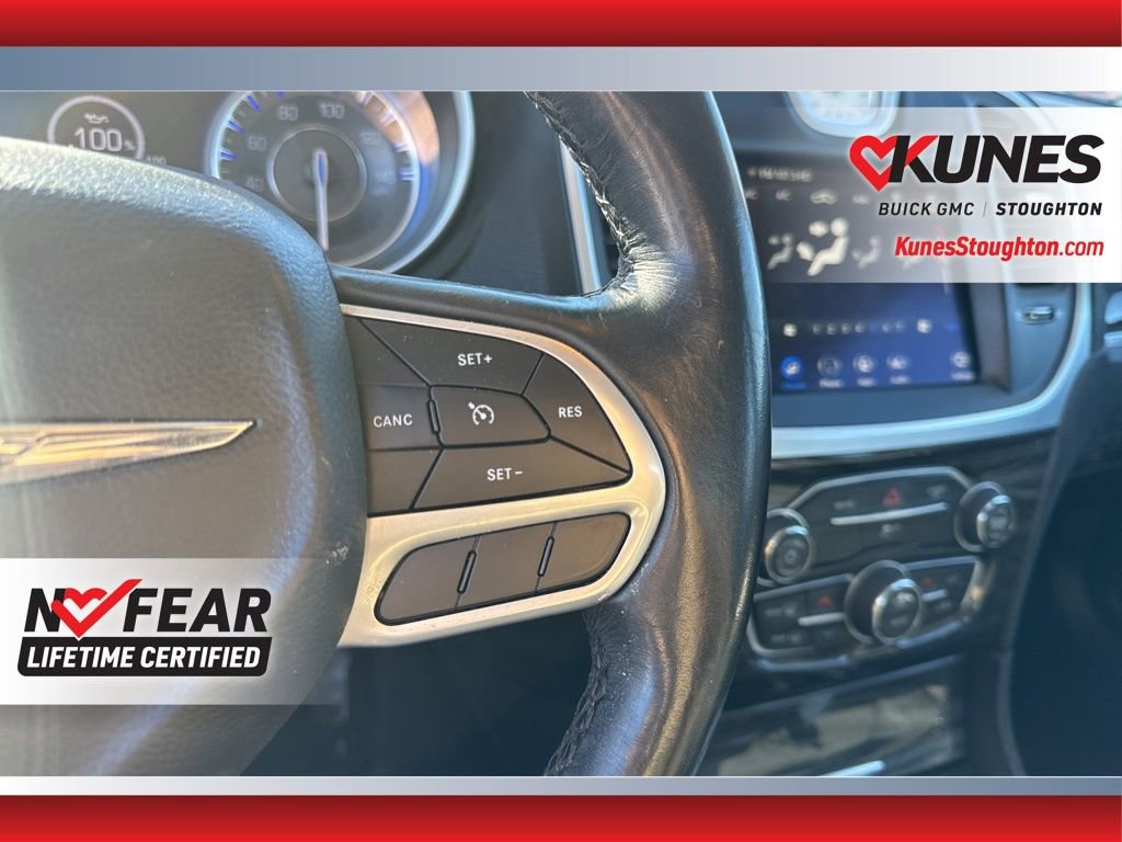 Used 2022 Chrysler 300 Touring image 25