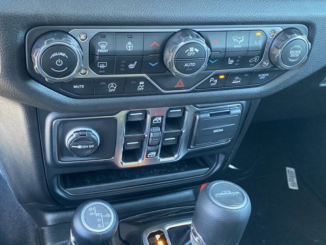 New 2025 Jeep Gladiator Sport image 22