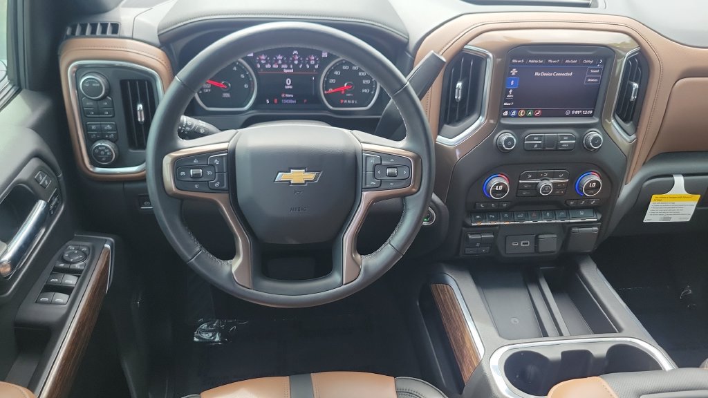 Used 2020 Chevrolet Silverado 1500 High Country w/ Technology Package AWD/4WD image 12