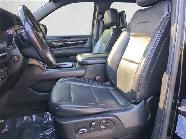 Used 2021 GMC Yukon XL Denali w/ Denali Premium Package image 17