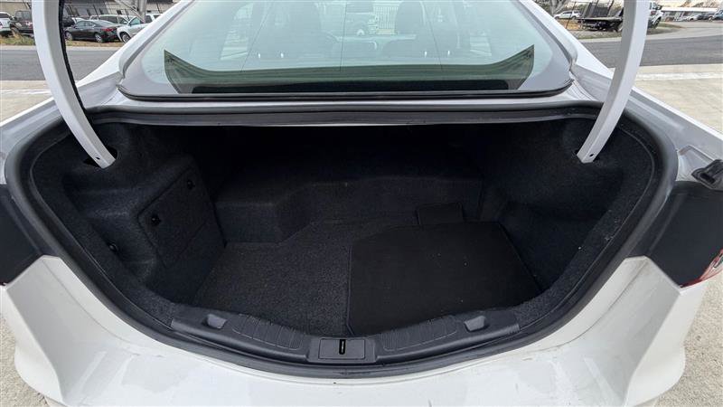 Used 2020 Ford Fusion SE image 15