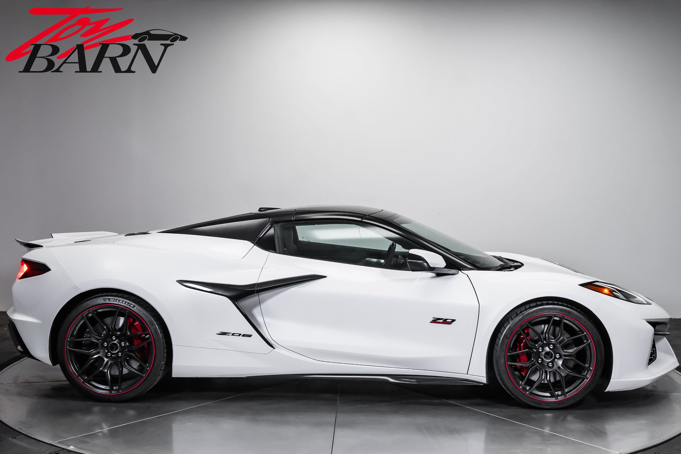 Used 2023 Chevrolet Corvette Z06 RWD image 14