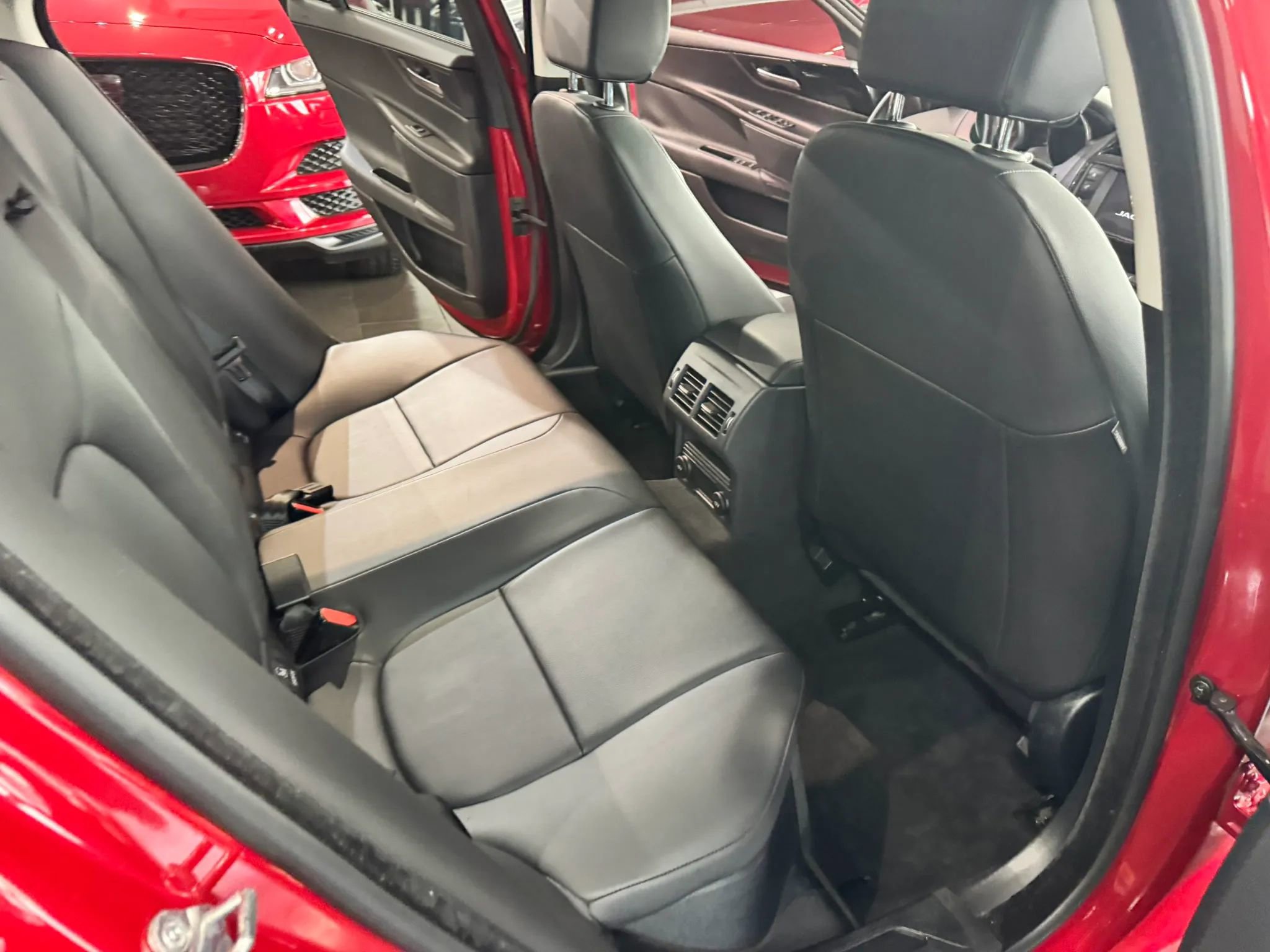 Used 2018 Jaguar XE Premium AWD/4WD image 15