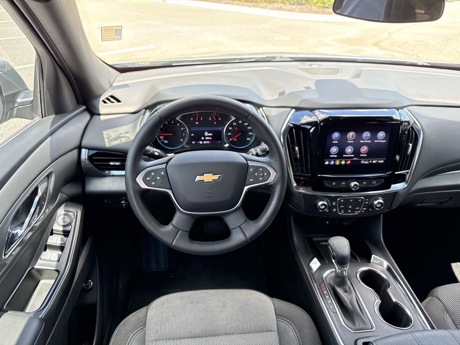 Used 2023 Chevrolet Traverse LT image 14