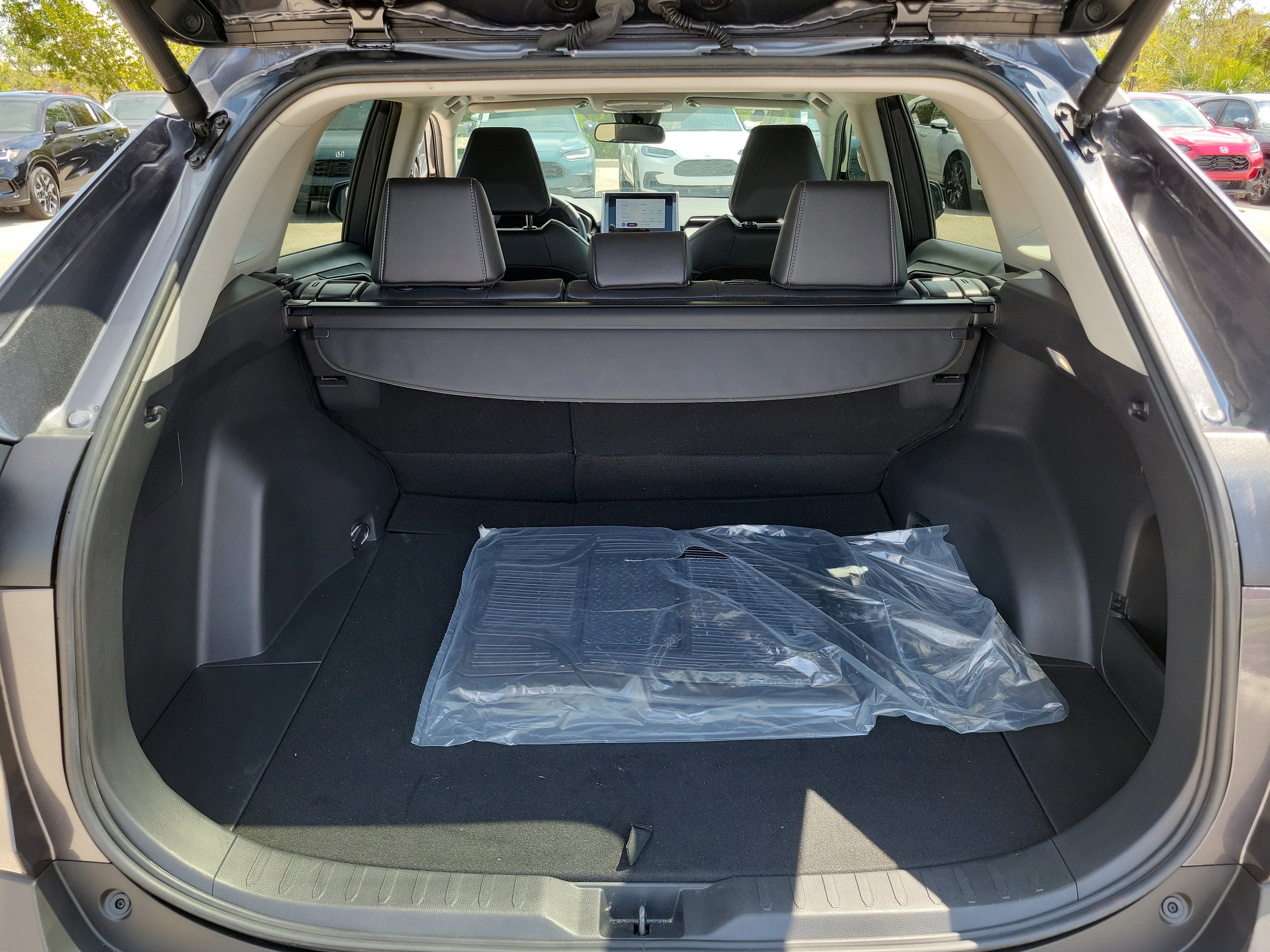 Used 2024 Toyota RAV4 XLE Premium image 11