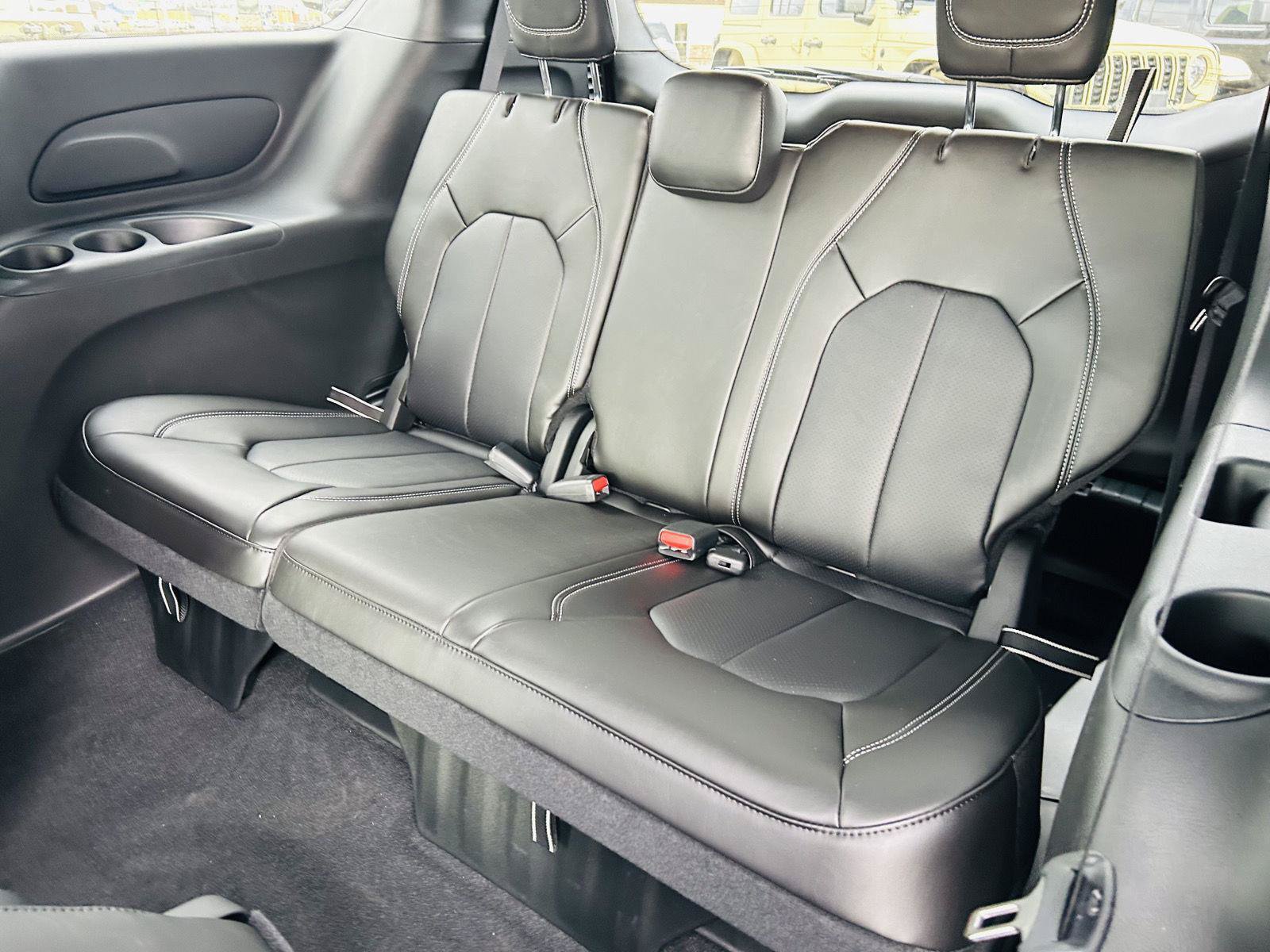 New 2026 Chrysler Voyager LX FWD image 27