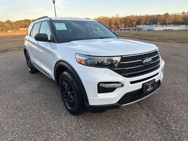 Used 2023 Ford Explorer XLT w/ Equipment Group 202A image 2