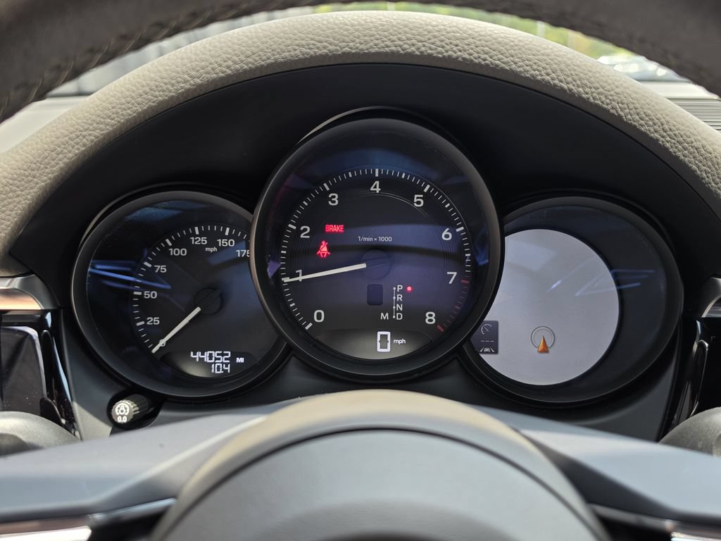 Certified 2023 Porsche Macan AWD/4WD image 18