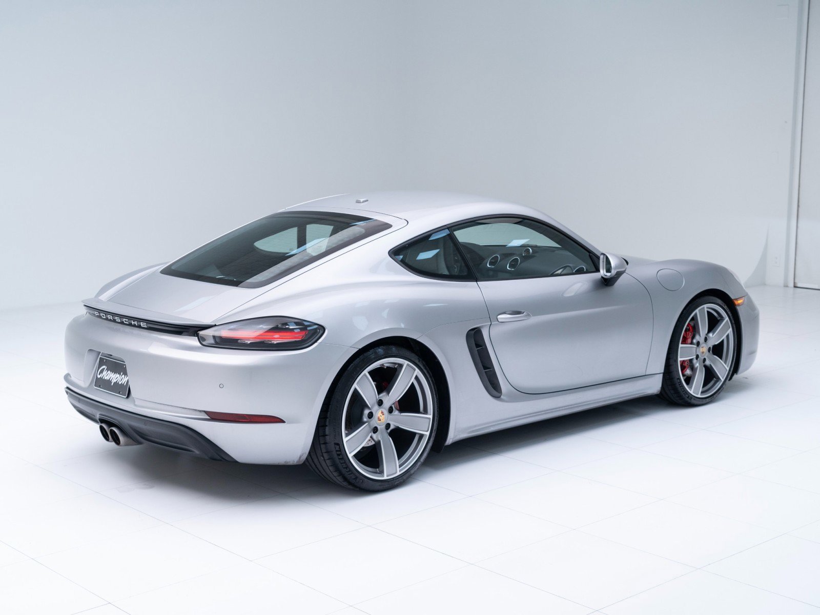 Certified 2025 Porsche 718 Cayman S RWD image 9