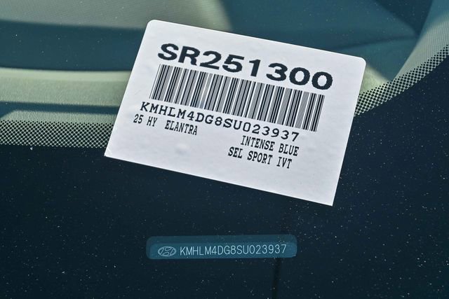 Certified 2025 Hyundai Elantra Sport image 29